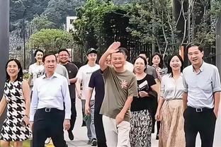 共患难？旺达和伊卡尔迪的眼睛下方都受伤淤青